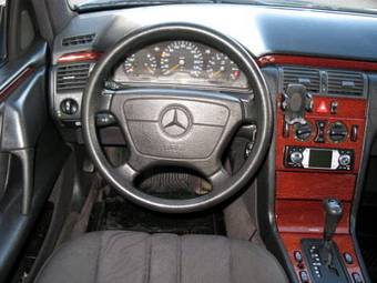 1997 Mercedes-Benz E-Class Pictures