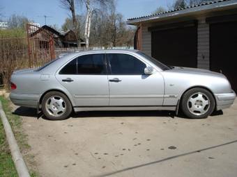 1997 Mercedes-Benz E-Class Photos