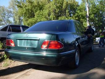 1997 Mercedes-Benz E-Class Pics