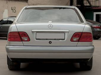 1997 Mercedes-Benz E-Class Pictures