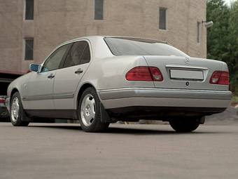1997 Mercedes-Benz E-Class Pics