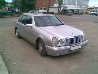 1997 Mercedes-Benz E-Class Pictures