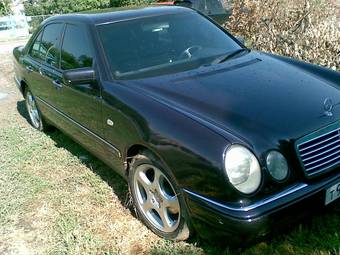 1997 Mercedes-Benz E-Class Photos