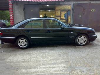 1997 Mercedes-Benz E-Class Photos