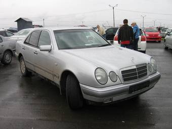 1997 Mercedes-Benz E-Class Pics