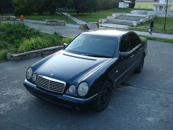 1997 Mercedes-Benz E-Class Photos