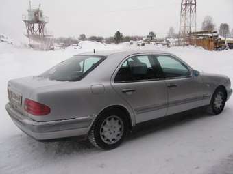 1998 Mercedes-Benz E-Class Pictures