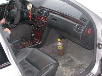 1998 Mercedes-Benz E-Class Pictures