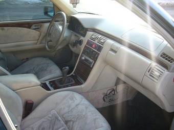 1998 Mercedes-Benz E-Class Pictures