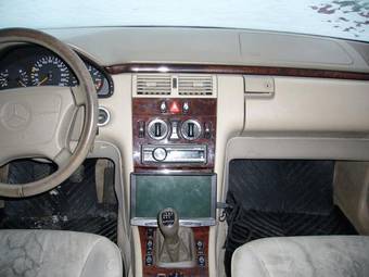 1998 Mercedes-Benz E-Class Photos