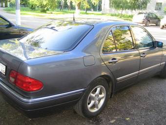 1998 Mercedes-Benz E-Class Photos