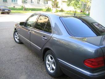 1998 Mercedes-Benz E-Class Photos
