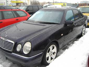1998 Mercedes-Benz E-Class Pictures