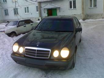 1998 Mercedes-Benz E-Class Pictures