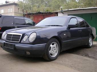 1998 Mercedes-Benz E-Class Pictures