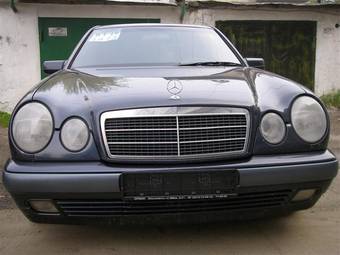 1998 Mercedes-Benz E-Class Photos