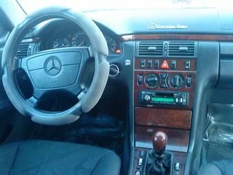 1998 Mercedes-Benz E-Class Pictures