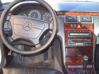 1998 Mercedes-Benz E-Class Pictures