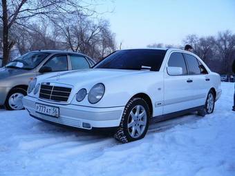 1998 Mercedes-Benz E-Class Pics