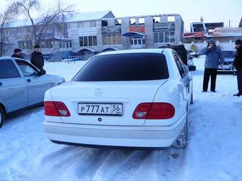 1998 Mercedes-Benz E-Class Pictures
