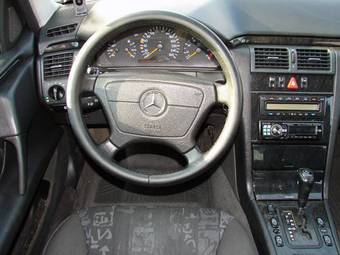 1998 Mercedes-Benz E-Class Pictures