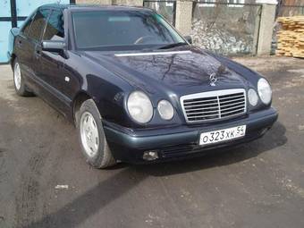 1998 Mercedes-Benz E-Class Pictures