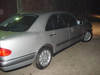 1998 Mercedes-Benz E-Class Pictures