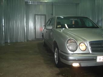 1998 Mercedes-Benz E-Class Pictures