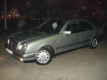 1998 Mercedes-Benz E-Class Pictures