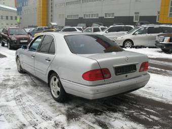 1998 Mercedes-Benz E-Class Photos