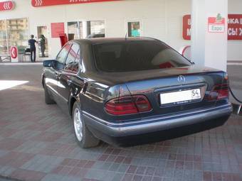 1998 Mercedes-Benz E-Class Pictures