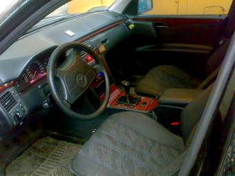 1998 Mercedes-Benz E-Class Photos