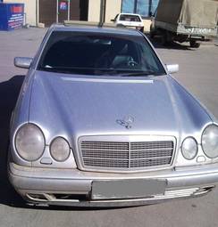 1998 Mercedes-Benz E-Class Pictures