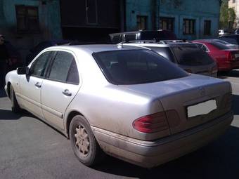 1998 Mercedes-Benz E-Class Pictures