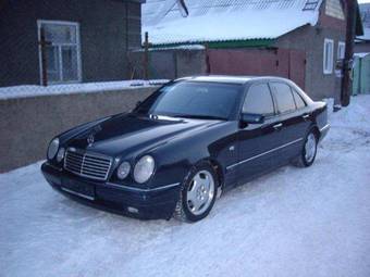 1998 Mercedes-Benz E-Class Pictures