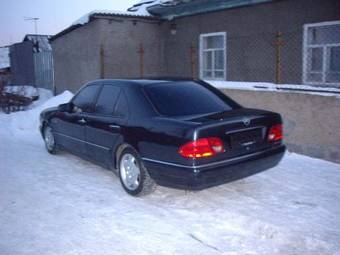 1998 Mercedes-Benz E-Class Pictures