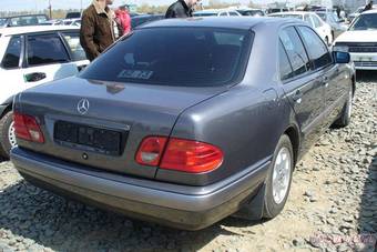 1998 Mercedes-Benz E-Class Photos