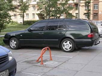 1998 Mercedes-Benz E-Class Pictures