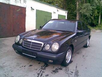 1998 Mercedes-Benz E-Class Pictures