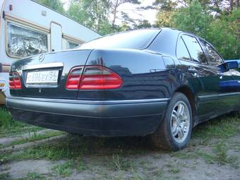 1998 Mercedes-Benz E-Class Pictures