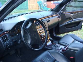 1998 Mercedes-Benz E-Class Photos