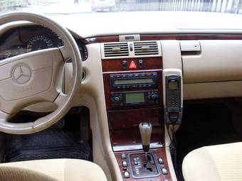 1998 Mercedes-Benz E-Class Photos