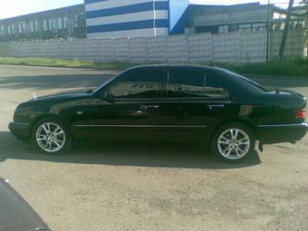 1998 Mercedes-Benz E-Class Pictures