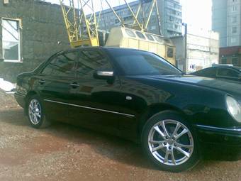 1998 Mercedes-Benz E-Class Pictures