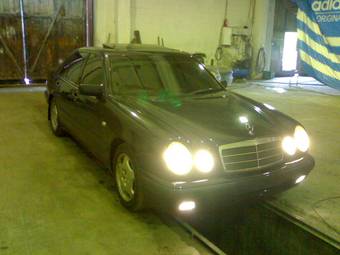 1998 Mercedes-Benz E-Class Pictures