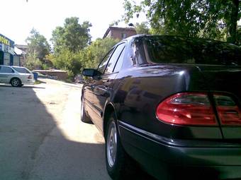 1998 Mercedes-Benz E-Class Photos