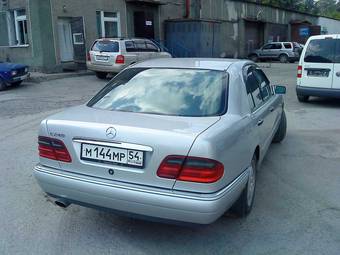 1998 Mercedes-Benz E-Class Pictures