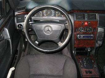 1998 Mercedes-Benz E-Class Pictures