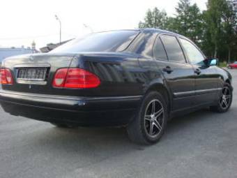 1998 Mercedes-Benz E-Class Pictures