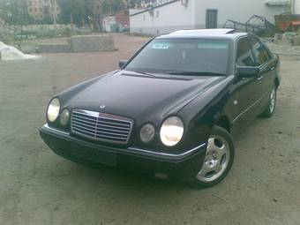 1998 Mercedes-Benz E-Class Pictures